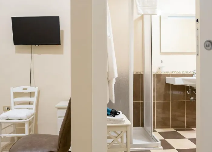 לינה וארוחת בוקר Santi Medici 3*